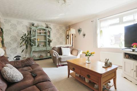 3 bedroom semi-detached house for sale, The Queensway, Hull, HU6 9BH