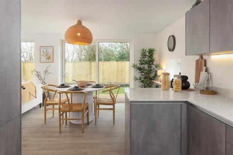 4 bedroom detached house for sale, Wakefield Road, Bradford BD11