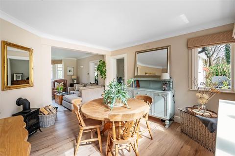 Yarm Court Lodge Reigate Road, Leatherhead, KT22 8RB