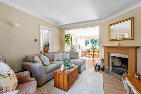 Yarm Court Lodge Reigate Road, Leatherhead, KT22 8RB