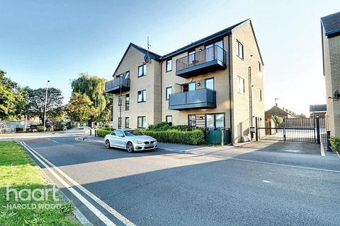 2 bedroom apartment for sale, Hilldene Avenue, Romford