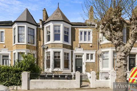 3 bedroom maisonette to rent, Kyverdale Road, Stoke Newington, N16 7AB