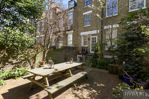 3 bedroom maisonette to rent, Kyverdale Road, Stoke Newington, N16 7AB