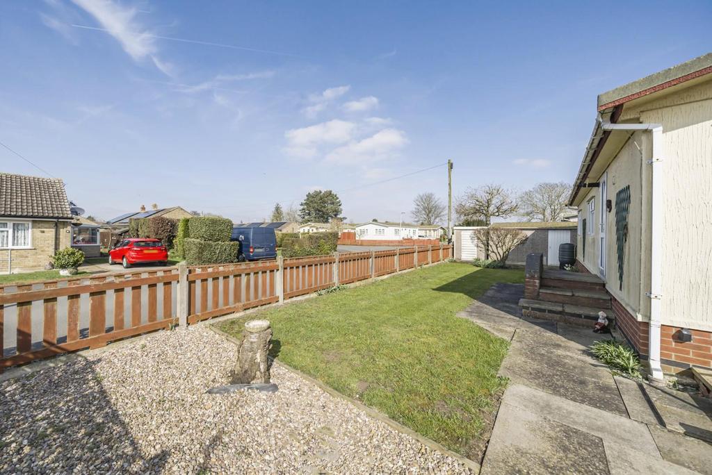 REAR GARDEN.jpg