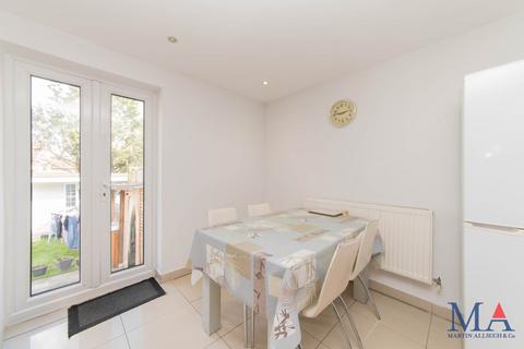 5 bedroom semi-detached bungalow for sale, Fairmead Crescent, Edgware, HA8