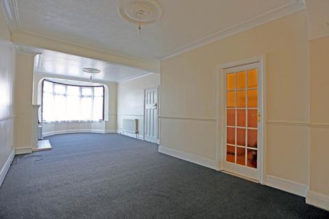 3 bedroom terraced house to rent, Ashburton Avenue, Goodmayes, IG3