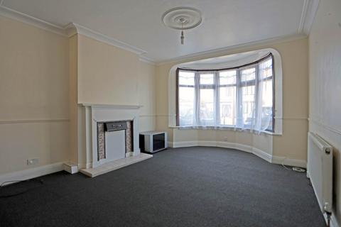 3 bedroom terraced house to rent, Ashburton Avenue, Goodmayes, IG3