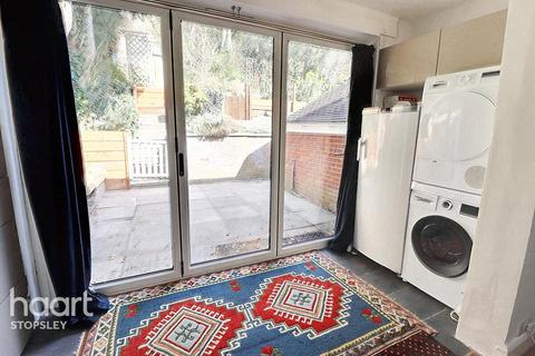8 Hart Hill Drive, Luton, LU2 0AX