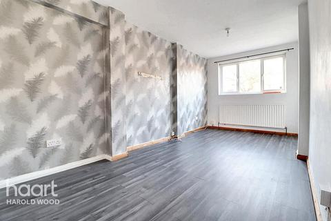 44 Briar Road, Romford, RM3 8AP
