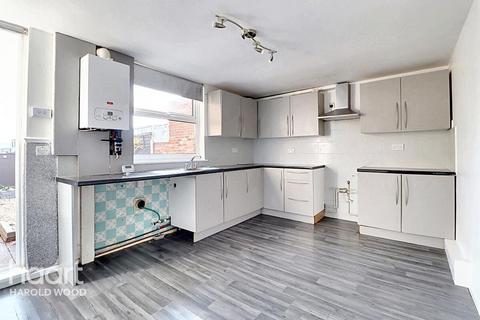 44 Briar Road, Romford, RM3 8AP