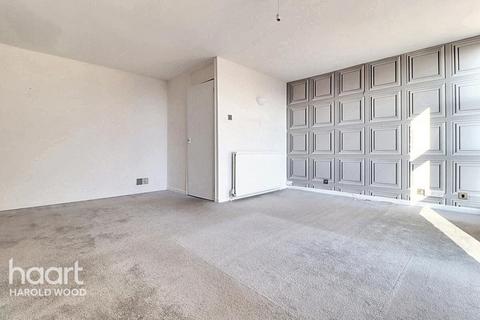 44 Briar Road, Romford, RM3 8AP