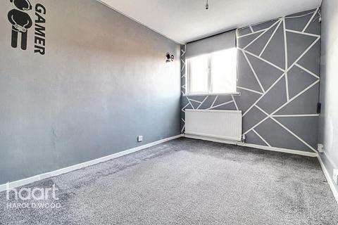 44 Briar Road, Romford, RM3 8AP