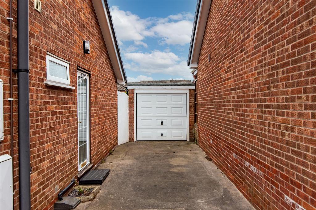 8 Morton Close-4.jpg