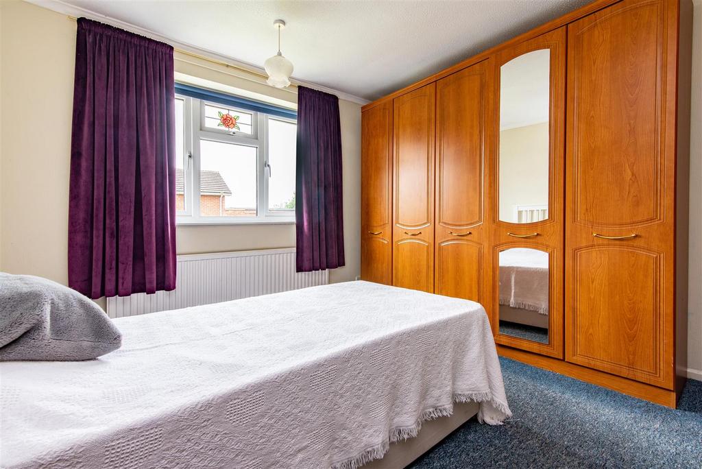 8 Morton Close-17.jpg