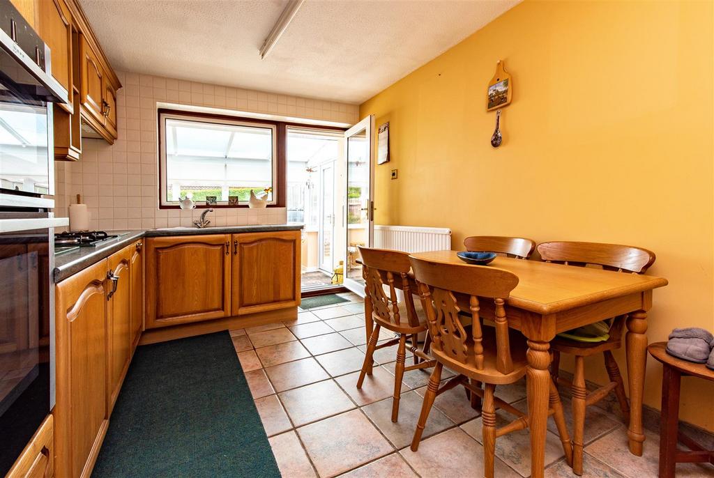 8 Morton Close-22.jpg
