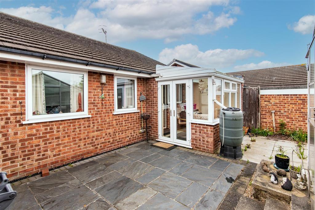8 Morton Close-8.jpg