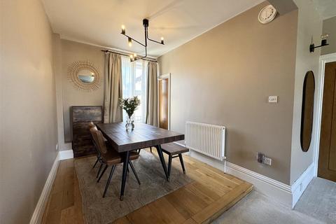 3 bedroom end of terrace house for sale, Hallas Road, Kirkburton, Huddersfield HD8 0QQ