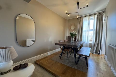 3 bedroom end of terrace house for sale, Hallas Road, Kirkburton, Huddersfield HD8 0QQ