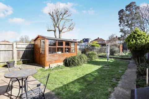 3 bedroom semi-detached house to rent, Farmcote Road London SE12