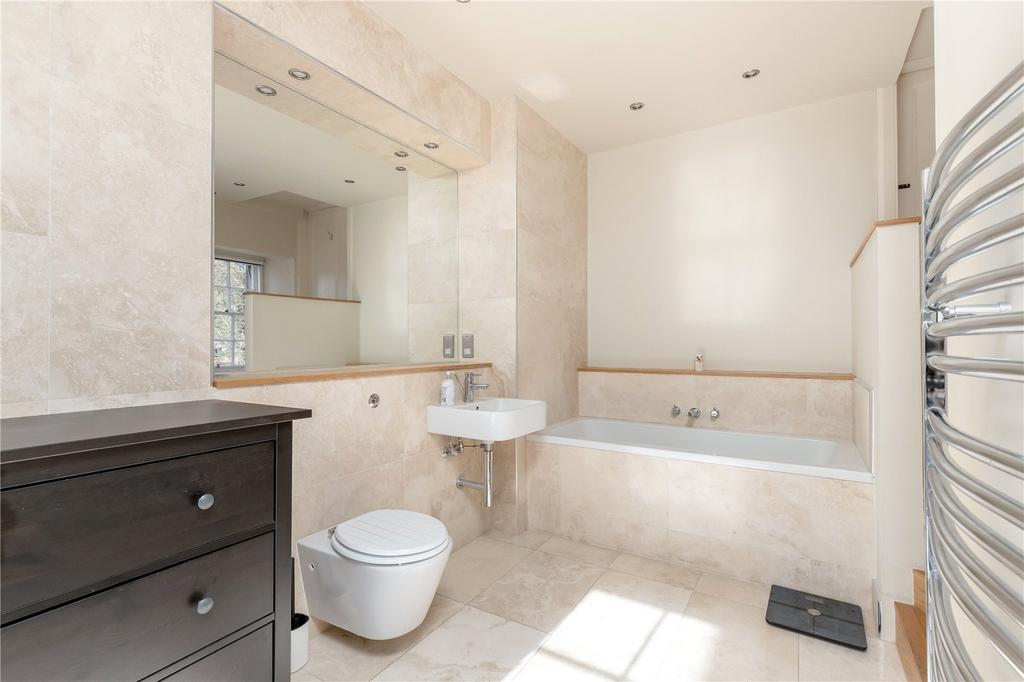 En-Suite Bathroom