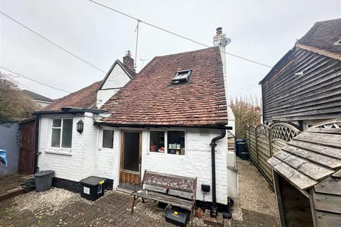 2 bedroom cottage for sale, Red Lion Lane, Farnham