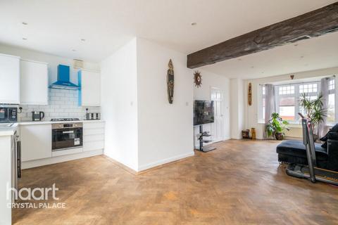 4 bedroom semi-detached house for sale, Beaumont Road, London