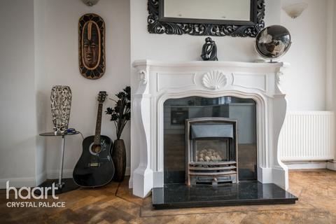 4 bedroom semi-detached house for sale, Beaumont Road, London