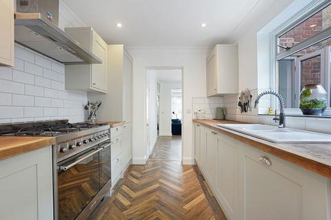 24 Vicarage Road, Halling, Rochester, ME2 1BE