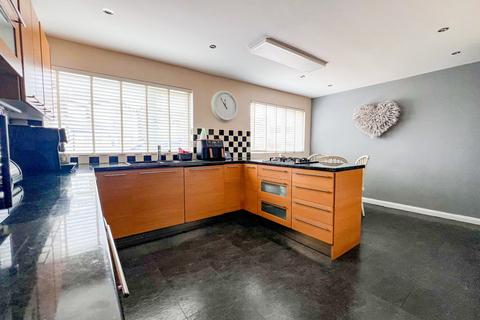 37 Bevington Close, Patchway, Bristol, BS34 5NW