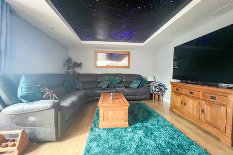 37 Bevington Close, Patchway, Bristol, BS34 5NW