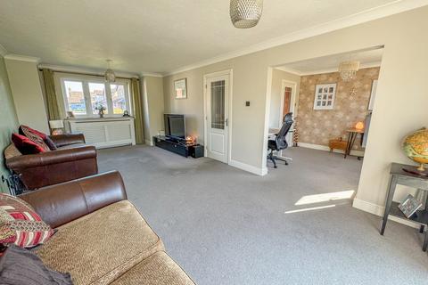 19 Butts Paddock, Canewdon, Rochford, SS4 3QT