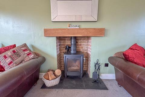 19 Butts Paddock, Canewdon, Rochford, SS4 3QT