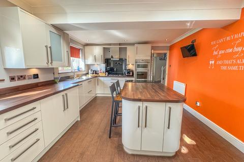 19 Butts Paddock, Canewdon, Rochford, SS4 3QT