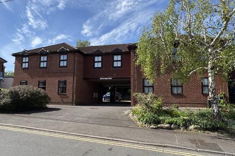 1 bedroom ground floor flat to rent, Drynham Road, Trowbridge