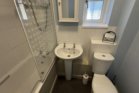 1 bedroom ground floor flat to rent, Drynham Road, Trowbridge
