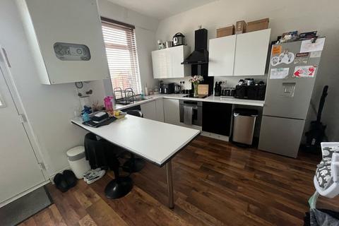 2 bedroom terraced house for sale, Queens Road, Chadderton OL9