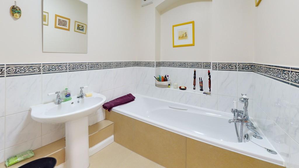 The-Crescent-Littlemore-Bathroom 2