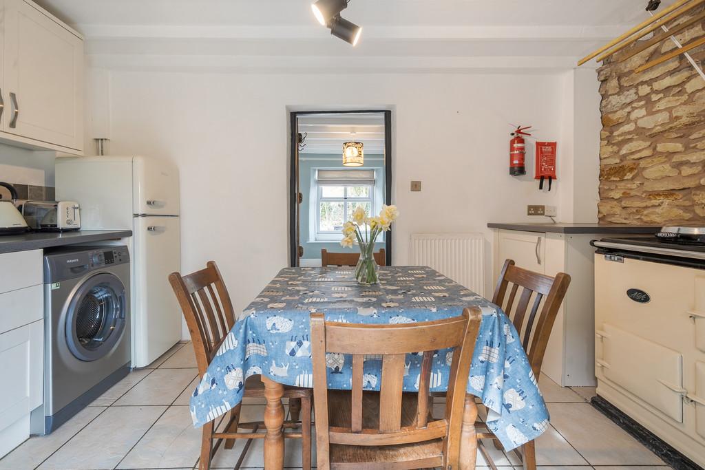 Breakfast Kitchen/Dining Room