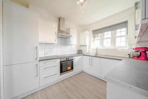 Flat 17, Lerwick House Usk Road, London, SW11 2RR