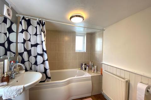 Flat 2, 14 Oxford Road, Exeter, EX4 6QU
