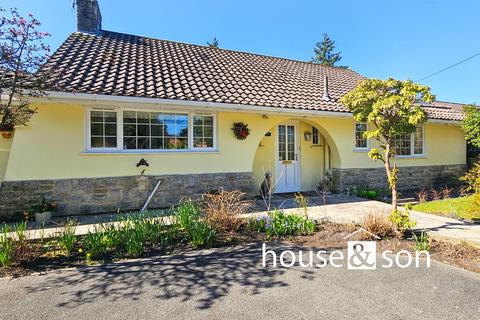 21 Cedar Avenue, St Leonards, Ringwood, BH24 2QF