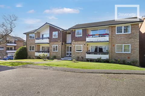 1 bedroom flat for sale, Cedar Court, Station Road, Epping