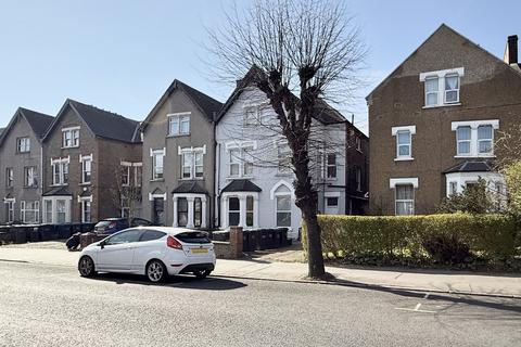 Flat C, 23 Oliver Grove, London, SE25 6EJ