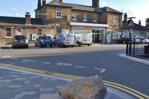 Flat C, 23 Oliver Grove, London, SE25 6EJ