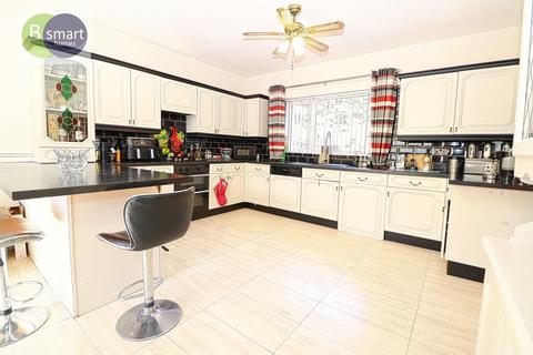 3 bedroom detached house for sale, Doncaster Road, Mexborough S64