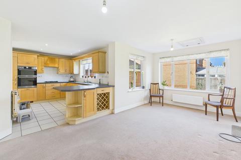 2 Campbell Close, Towcester, NN12 7AW