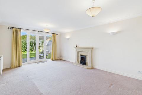 2 Campbell Close, Towcester, NN12 7AW