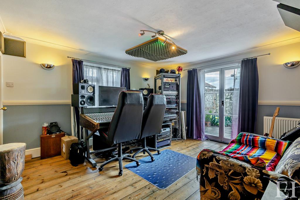 8637094-interior WM08-800