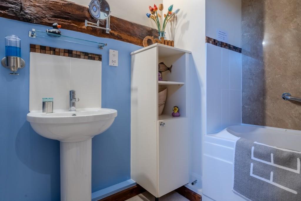 Iq 00472 hdr