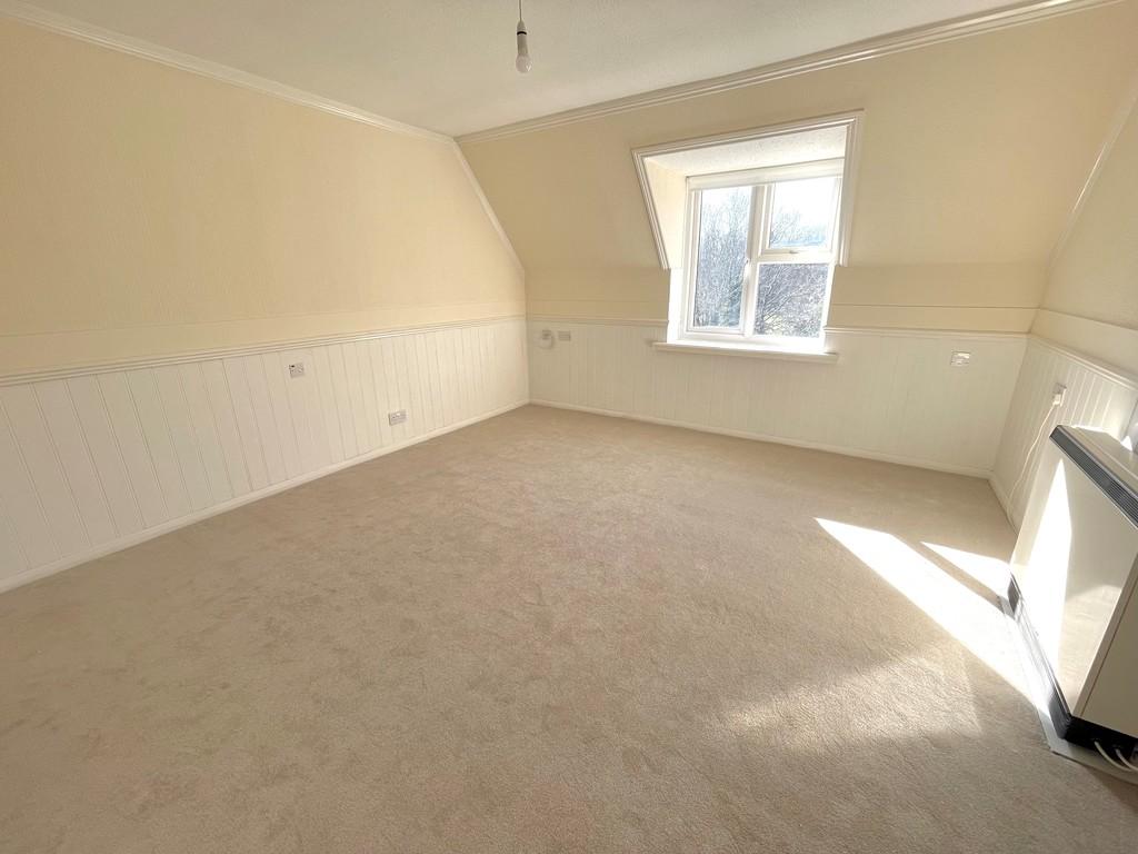 20 Chermont Court Lounge 1